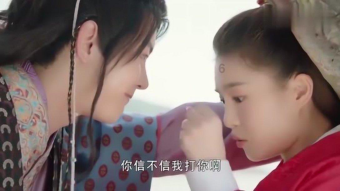 花群中的女孩